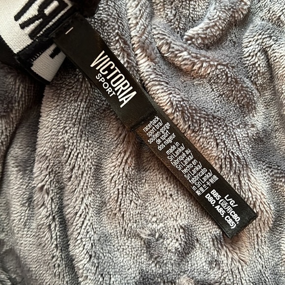 Victoria's Secret Leopard Sports Bra - Picture 5 of 6